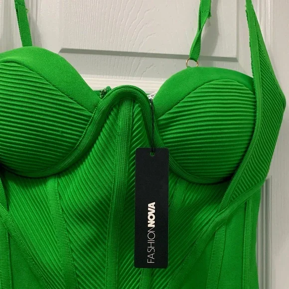 FASHION NOVA Green Bodycon Dress - Picture 2 of 6